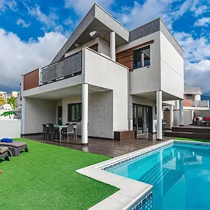 https://casa-de-lujo-en-adeje.in-canary-islands.com